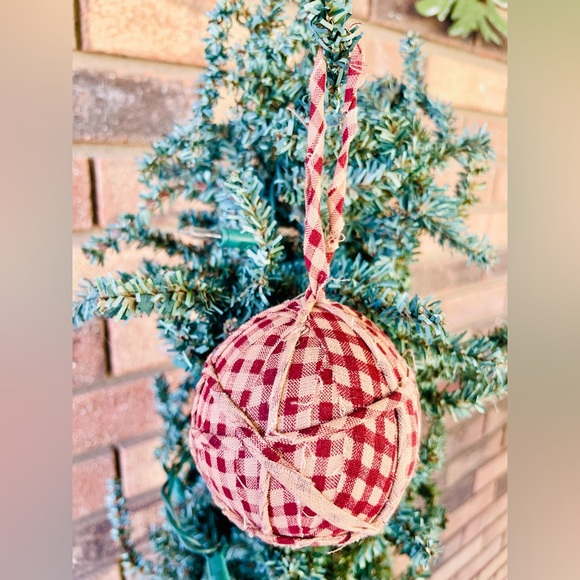 *Primitive Rag Balls Set of 3 Assorted Colors - Picture 10 of 12